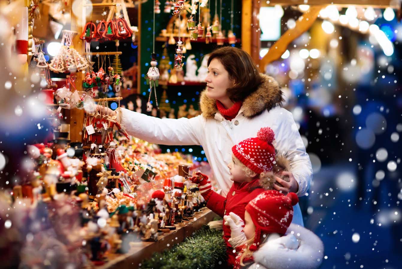 Shipyards Christmas Market 2025 in North Vancouver - Vancouver Christmas Events Guide