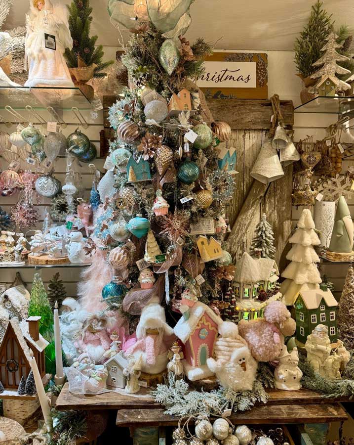 Glenda’s Christmas Cottage in Abbotsford - Vancouver Christmas