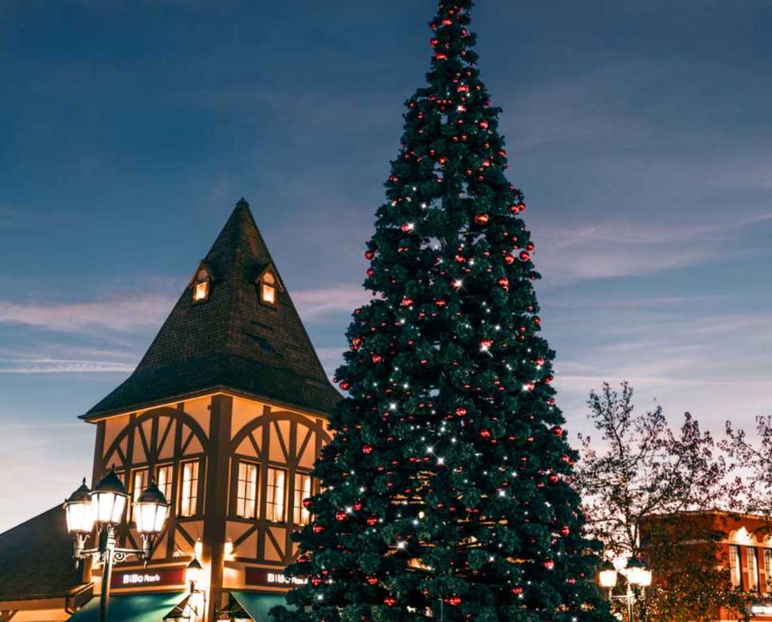 Switch On at McArthurGlen Vancouver 2025 in Richmond Near YVR Airport - Vancouver Christmas