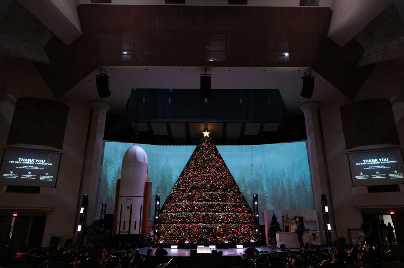 Singing Christmas Tree 2025 at Broadway Church in Vancouver - Vancouver Christmas